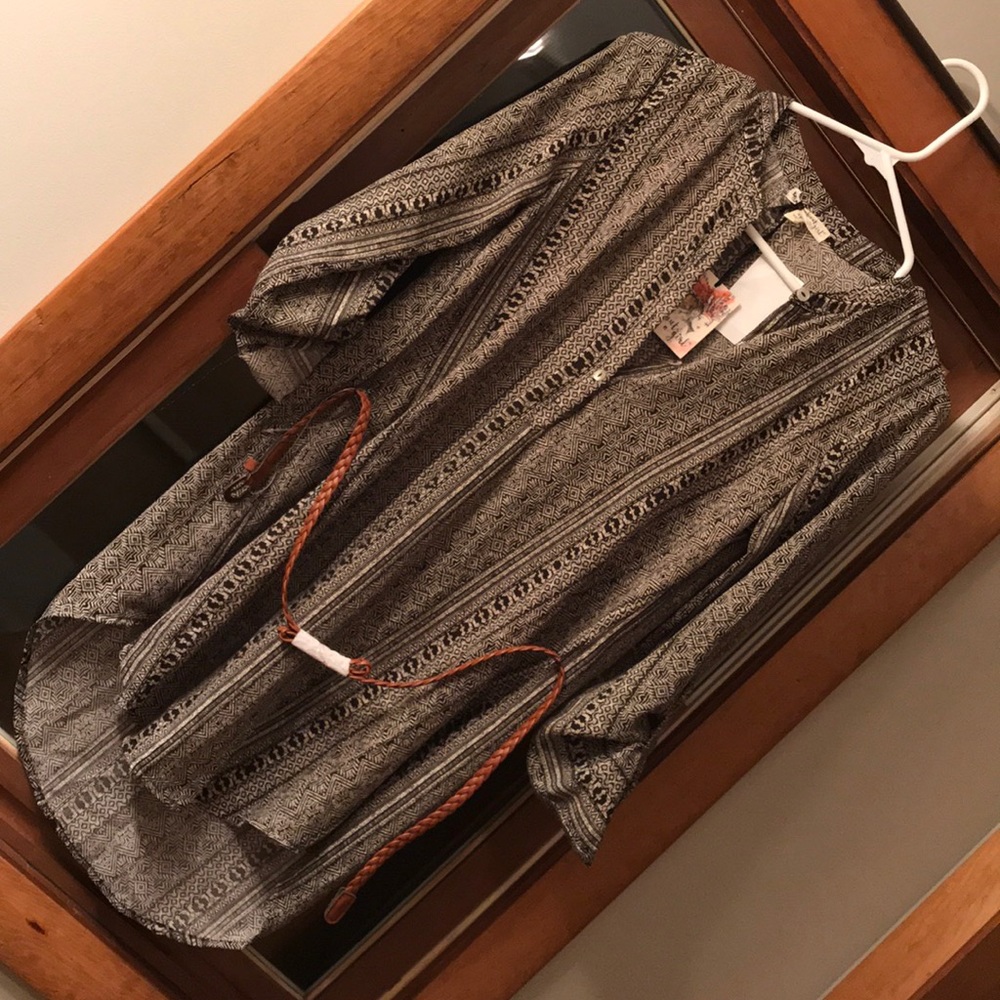 NWT XS About A Girl tunic top with belt